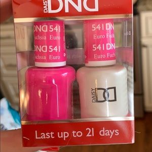 DND gel and polish Euro Fuchsia NIB